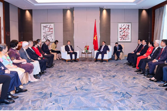 Xúc động cuộc gặp giữa các nhân sĩ hữu nghị Trung Quốc với Thủ tướng Phạm Minh Chính