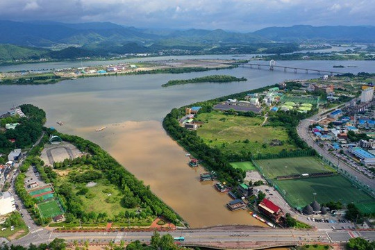 Thiệt hại tài sản do các trận mưa bão ở Hàn Quốc lên tới gần 2,3 tỷ USD