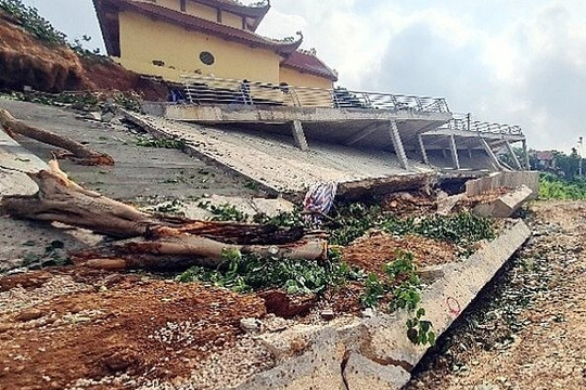 Khẩn trương xử lý sự cố sập công trình kè sông Phó Đáy ở Vĩnh Phúc