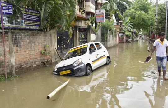 Ấn Độ:  12 người dân miền Tây thiệt mạng vì mưa lớn