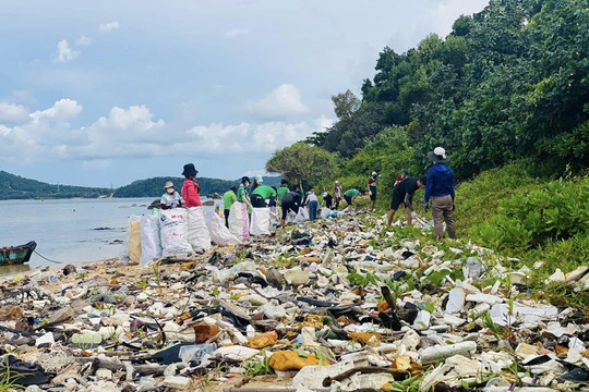 Phú Quốc sơ kết Ngày vì môi trường đã thu gom 816 tấn rác