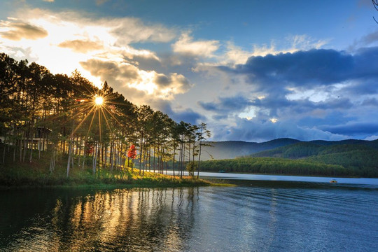 Hồ Tuyền Lâm được UNESCO vinh danh là Khu du lịch tiêu biểu châu Á – Thái Bình Dương 