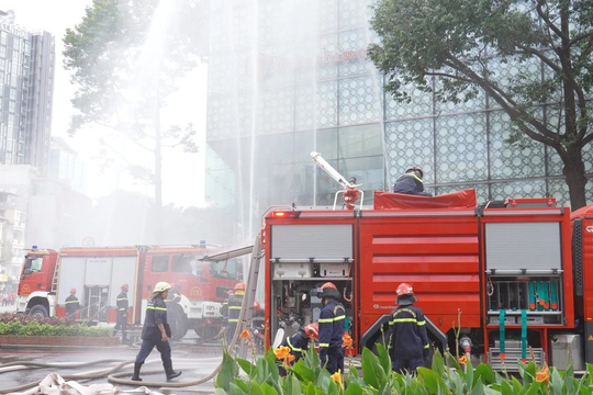 TP Hồ Chí Minh: Gần 10.000 người diễn tập chữa cháy ở tòa nhà siêu cao tầng