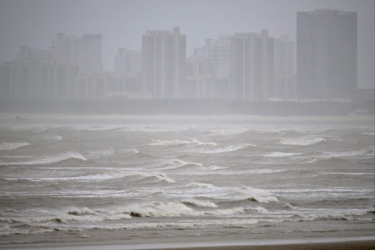 Trung Quốc: Siêu bão Doksuri đổ bộ gây ra nhiều thiệt hại