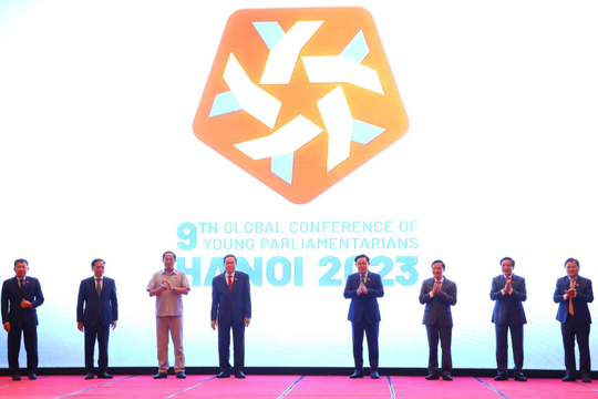 Chủ tịch Quốc hội dự Lễ Công bố Logo Hội nghị Nghị sỹ Trẻ Toàn cầu
