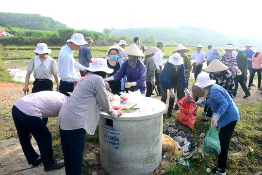 Bình Phước: Tăng cường thu gom rác thải nông nghiệp để bảo vệ môi trường