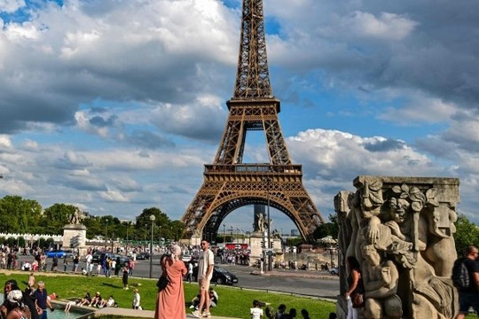 Pháp: Dự báo nắng nóng hơn 40 độ, Chính phủ họp khẩn cấp