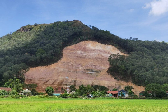 Tuyên truyền, tạo đồng thuận để sớm triển khai dự án chống sạt lở núi tại Nghệ An