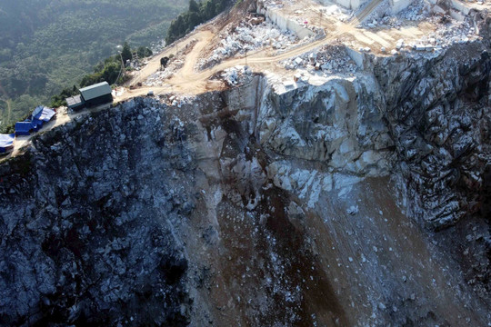 Mỏ đá Bản Nghè ở Yên Bái khiến dân bất an: Công ty Hùng Đại Sơn bị phạt 240 triệu đồng