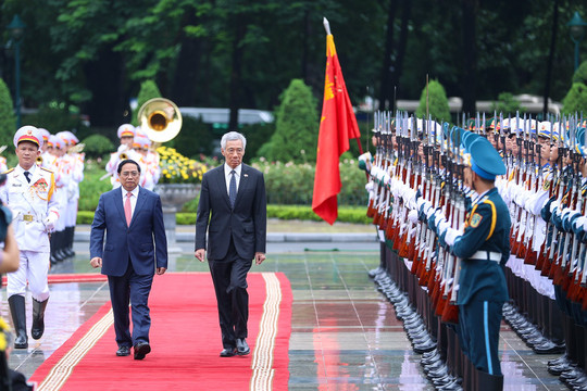 Thủ tướng Phạm Minh Chính chủ trì lễ đón Thủ tướng Singapore Lý Hiển Long