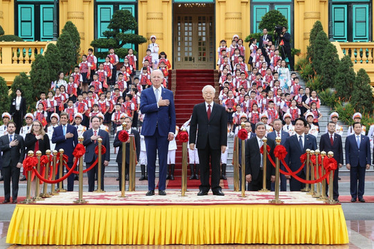Dư luận, báo chí nước ngoài đánh giá chuyến thăm Việt Nam của Tổng thống Mỹ mang tính lịch sử