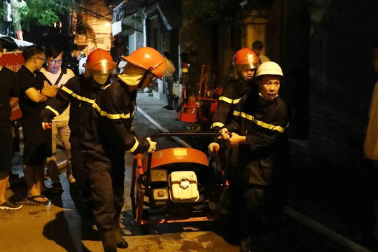 Vụ cháy chung cư mini ở Hà Nội: Cứu thành công hơn 70 người, 54 người đi cấp cứu