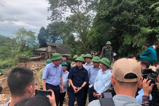 Nỗ lực tìm kiếm người mất tích vì lũ ống ở Sa Pa, Phó Thủ tướng Trần Hồng Hà trực tiếp đến hiện trường chỉ đạo khắc phục hậu quả
