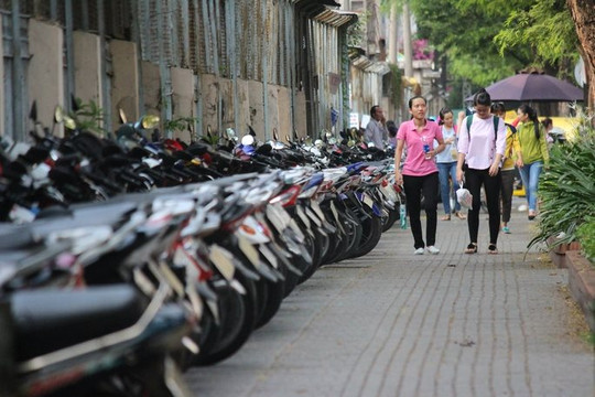 TP.Hồ Chí Minh dự kiến thu phí sử dụng vỉa hè từ năm 2024