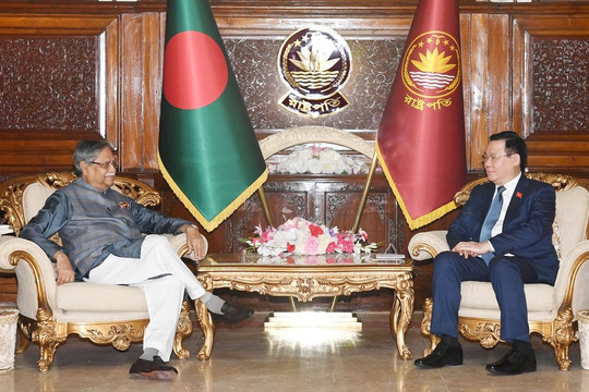 Chủ tịch Quốc hội Vương Đình Huệ hội kiến Tổng thống Bangladesh Mohammed Shahabuddin