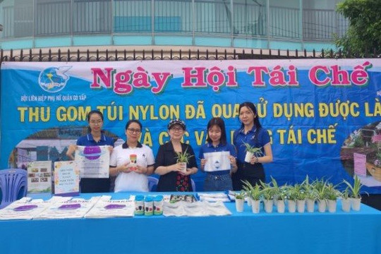 TP. Hồ Chí Minh: Sôi nổi hoạt động đổi rác lấy quà tại quận Gò Vấp