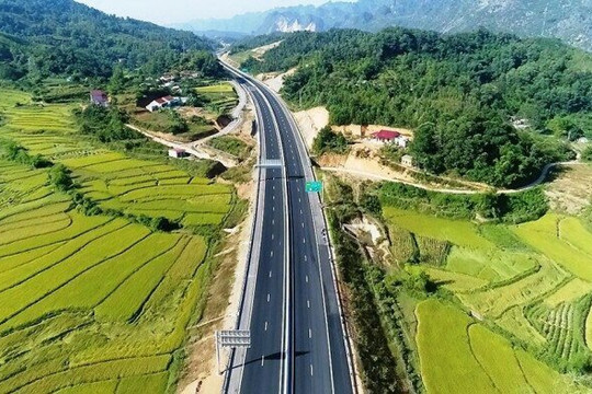 Đề xuất sử dụng hơn 9.400 tỷ đồng nâng cấp 3 tuyến quốc lộ kết nối với Lào, Trung Quốc