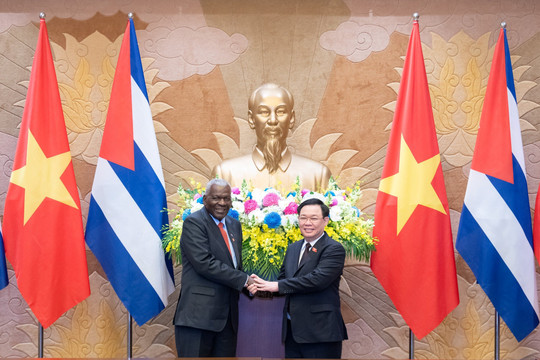 Chủ tịch Quốc Hội: Cùng làm sâu sắc và phát triển hơn nữa quan hệ mẫu mực thủy chung giữa hai Đảng và Nhà nước Việt Nam-Cuba