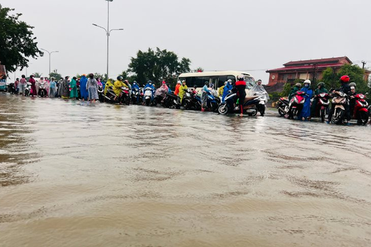 Thừa Thiên-Huế, Đà Nẵng, Quảng Nam tiếp tục có mưa rất to