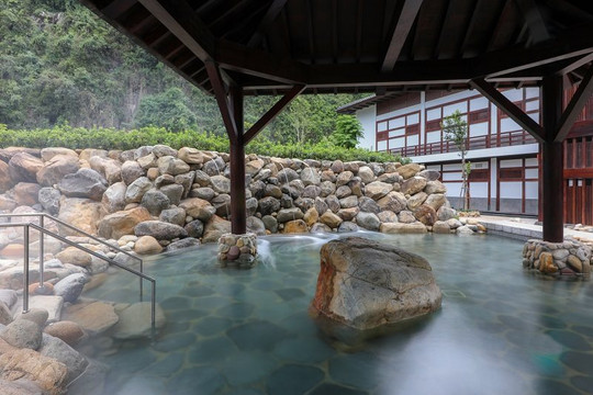 Tắm onsen để “chữa lành” theo cách của người Nhật 