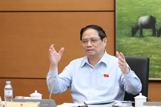 Thủ tướng Phạm Minh Chính: ĐBSCL hiện nay phải đối mặt với một số vấn đề đó là "sụt lún, sạt lở, hạn hán, ngập mặn"