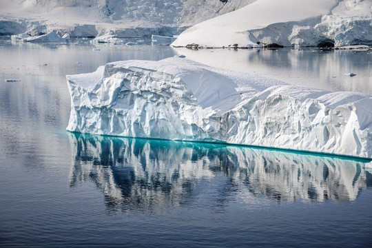 Mực nước biển dâng cao do băng tan chảy nhanh ở Tây Nam Cực
