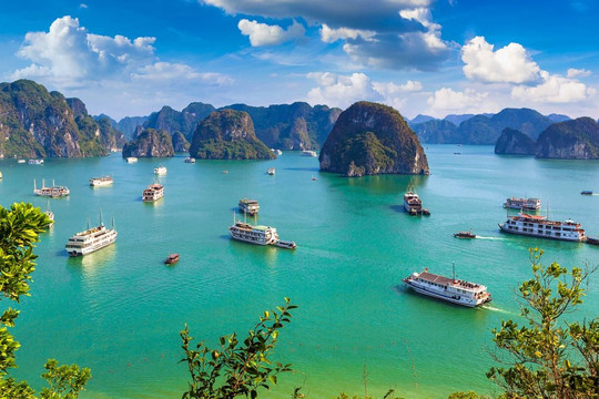 Vịnh Hạ Long lọt danh sách top 51 điểm đến đẹp nhất thế giới