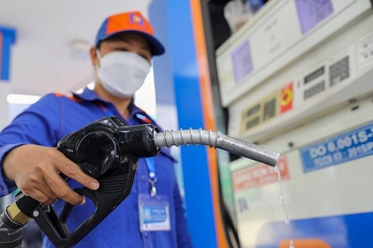 Giá xăng dầu đồng loạt giảm sâu sau 2 lần tăng liên tiếp