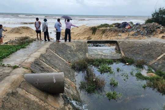 Thừa Thiên - Huế đề xuất đầu tư 200 tỷ đồng khắc phục tình trạng sạt lở bờ biển