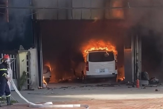 Thông tin vụ cháy xưởng sửa xe tại Quảng Ninh, nhiều ô tô bị thiêu rụi