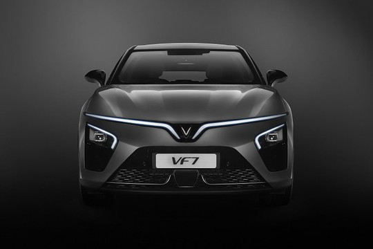 VinFast ra mắt dòng VF 7 giá chỉ từ 850 triệu đồng