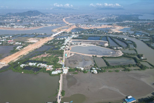 Bình Định: Gia hạn thời gian khắc phục bùn thải ở Quy Nhơn