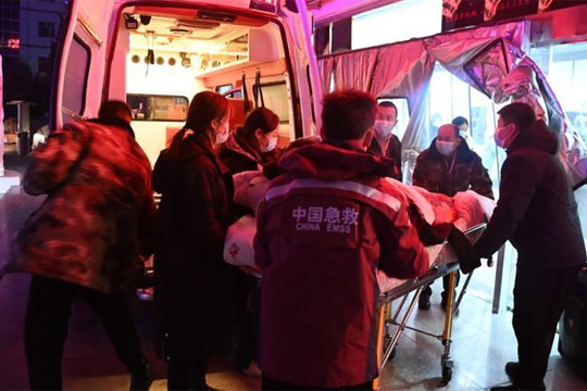 Hơn 300 người thương vong do động đất ở Trung Quốc
