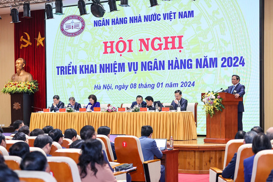 Thủ tướng Phạm Minh Chính: Không để bị động, bất ngờ về chính sách tiền tệ, không để người dân, doanh nghiệp thiếu vốn