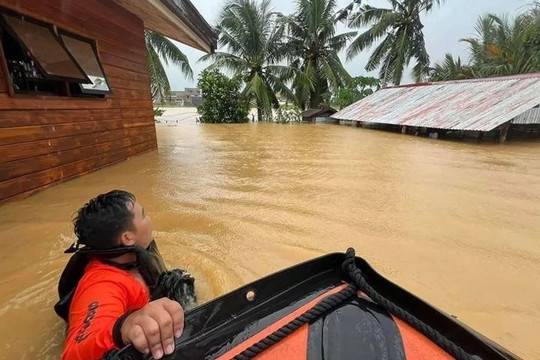 Malaysia: Hơn 10.000 người phải di tán do lũ lụt
