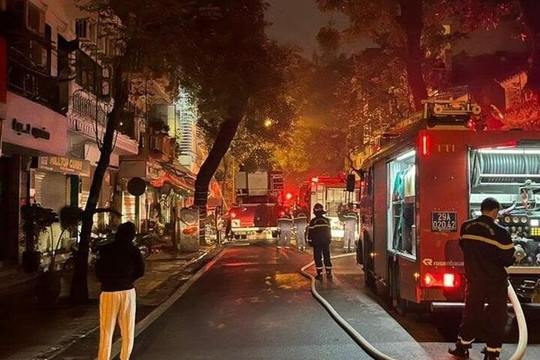 Hà Nội: Cháy nhà ở phố cổ khiến 4 người tử vong