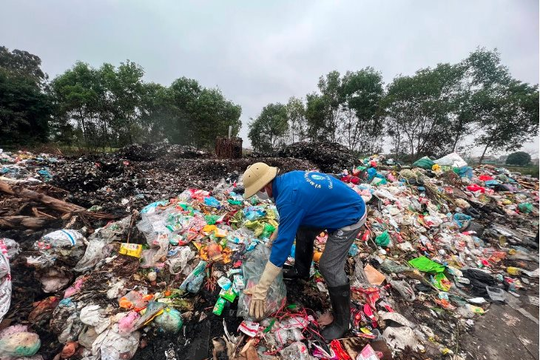 Huyện Gia Lộc (Hải Dương) hỗ trợ trên 6,8 tỷ đồng kinh phí vận chuyển, xử lý rác