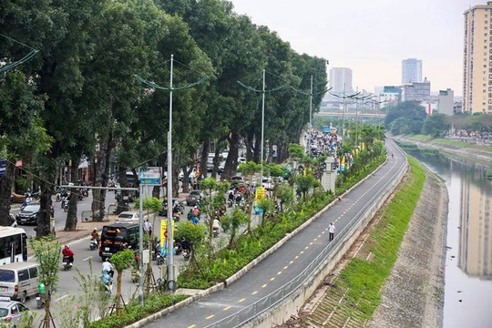 Hà Nội thống nhất chủ trương tổ chức làn đường dành riêng cho xe đạp ven sông Tô Lịch