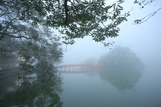 Dự báo thời tiết Hà Nội ngày 3/2: Đêm và sáng có mưa phùn và sương mù