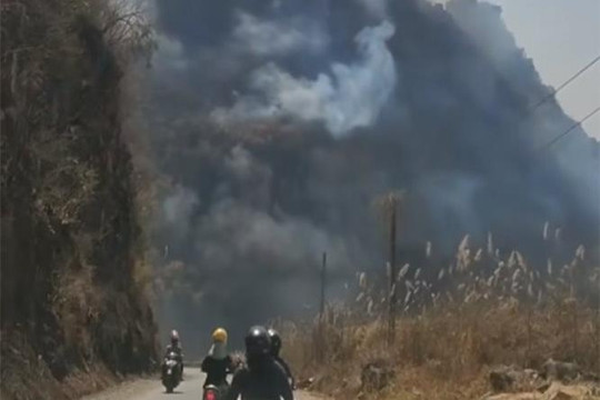 Sơn La huy động hơn 250 người tham gia dập tắt đám cháy rừng
