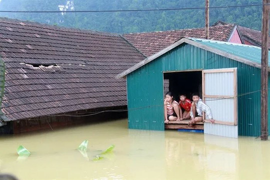 Xây dựng 490 nhà chống chịu với bão, lụt cho người dân ở Cà Mau 