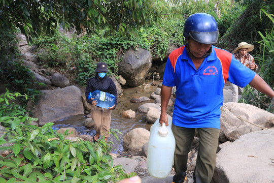 Đắk Lắk: Người dân huyện Lắk khốn khổ vì thiếu nước sạch