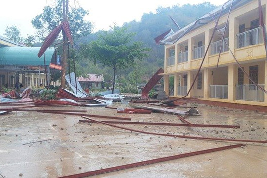 Sơn La: Mưa đá, gió lốc làm tốc mái gần 500 ngôi nhà, trường học