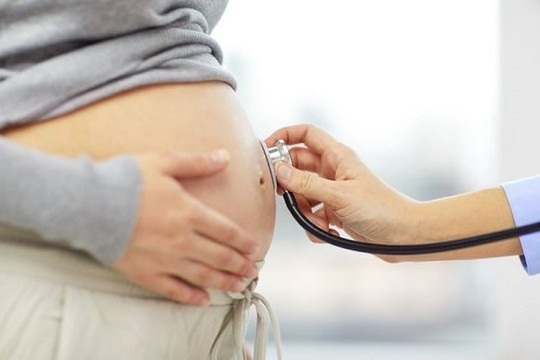 Lao động nữ có thể được bảo hiểm chi trả 7 lần khám thai
