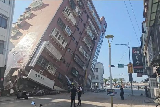 Đài Loan - Trung Quốc: Hai trận động đất cách nhau 13 phút, nhiều tòa nhà đổ sập