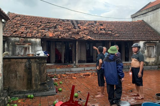Xuất hiện mưa dông kèm vòi rồng tại Quảng Ninh khiến 71 hộ dân bị ảnh hưởng