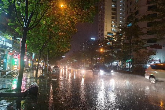 Dự báo thời tiết Hà Nội ngày 26/5: Nhiều mây, đêm và sáng có mưa rào và dông