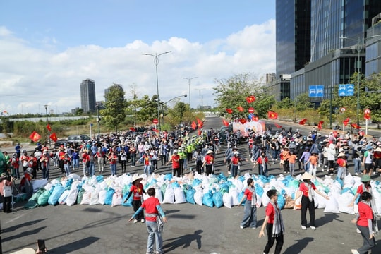170 tấn rác được thu gom trong chiến dịch Clean Up Việt Nam lần 6