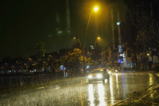 Dự báo thời tiết Hà Nội ngày 1/7/2024: Mưa rào và dông vào chiều tối và đêm 