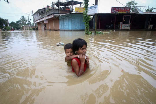Bangladesh: Hơn 2 triệu người dân phải di tản vì lũ lụt kinh hoàng 